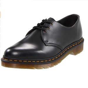 NWOT Dr. Martens 1461 Oxford with Black Stitching